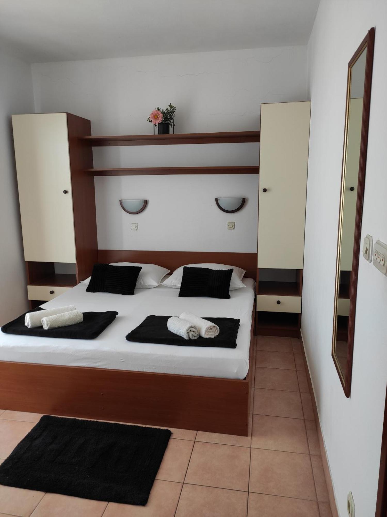 Apartments With A Parking Space Novalja, Pag - 6552 Phòng bức ảnh
